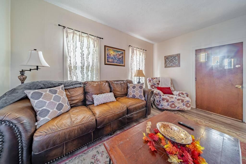 Cottage In The Falls, 2 B, 2 Bath, Fireplace Cuyahoga Falls Exteriör bild