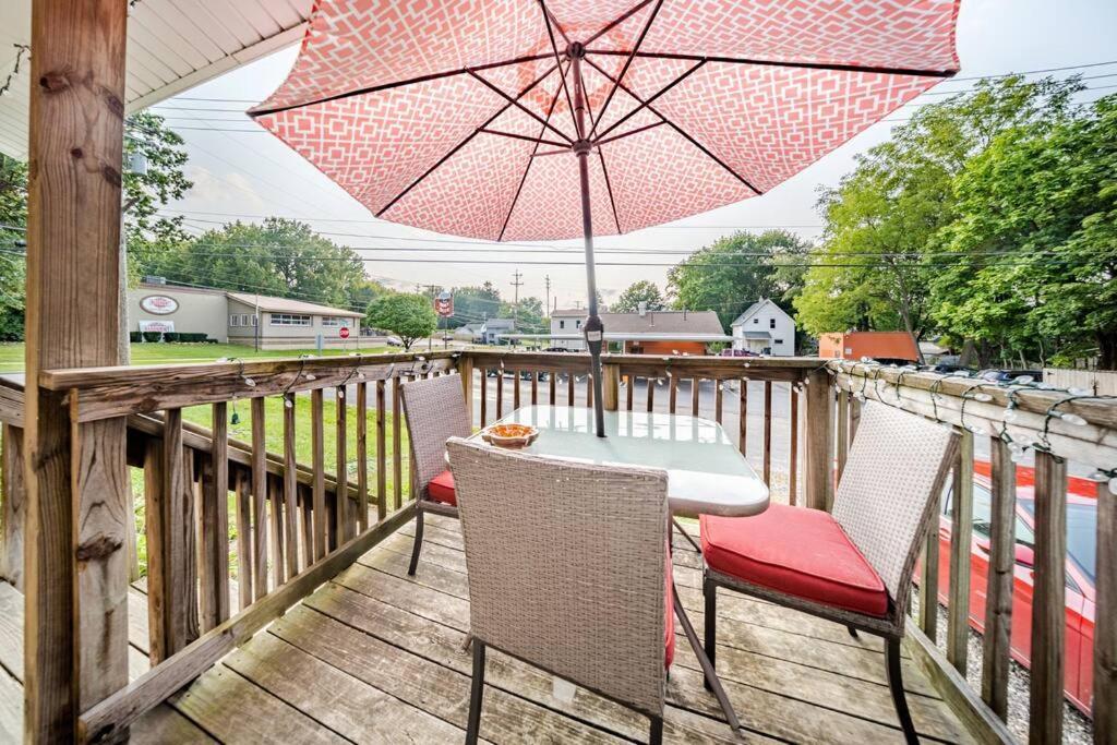 Cottage In The Falls, 2 B, 2 Bath, Fireplace Cuyahoga Falls Exteriör bild